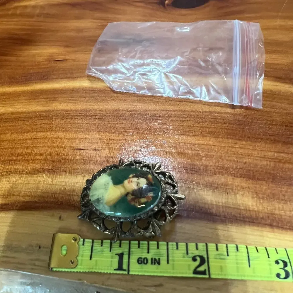 Vintage Woman Cameo Brooch Lapel Pin Rococo Period‎ 18th Century Jewelry